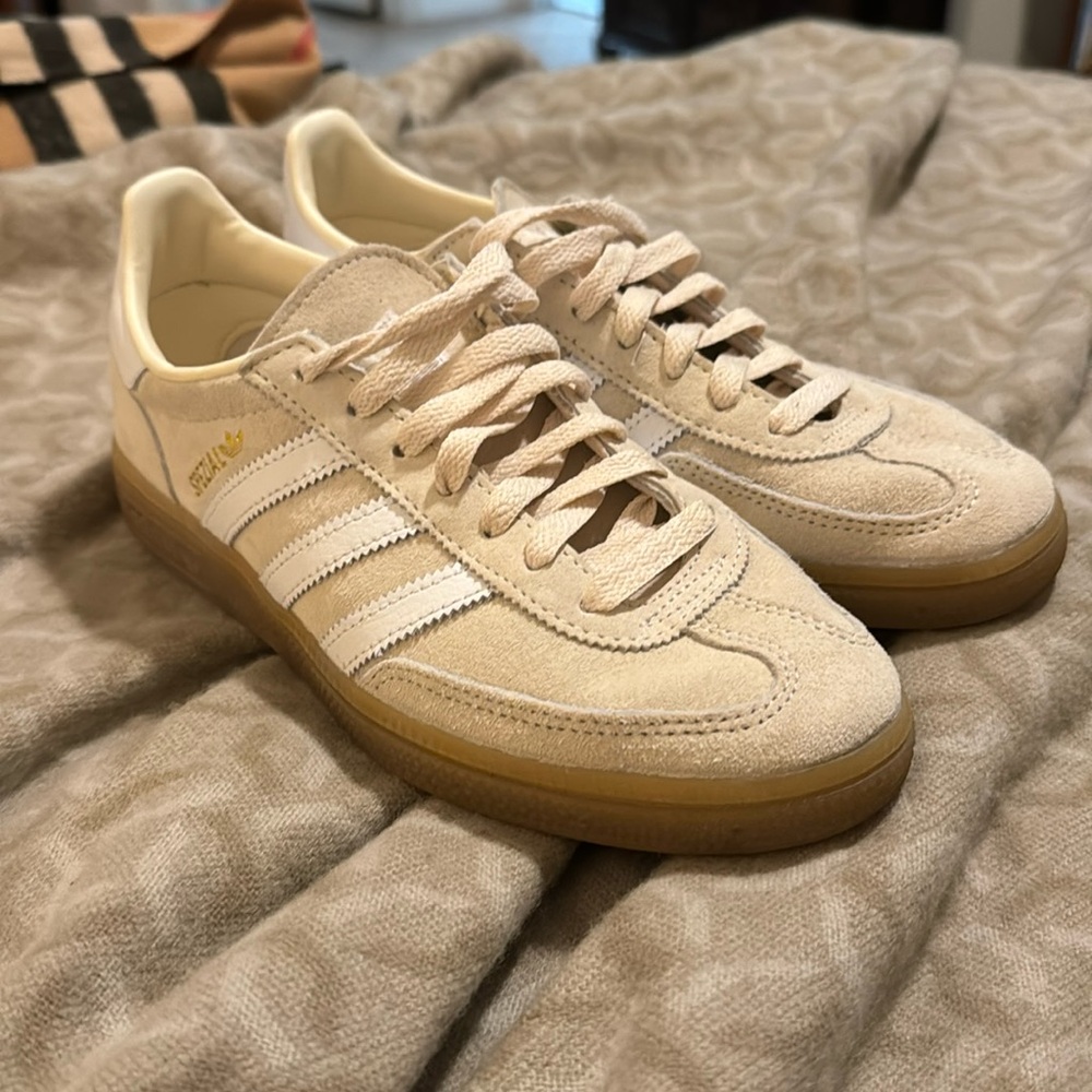 Adidas spezial sneakers